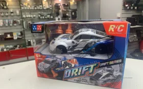 Машинка на пульте упр.