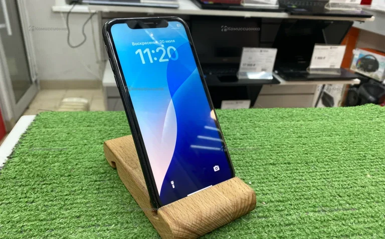 Apple iPhone XR 3/64 ГБ