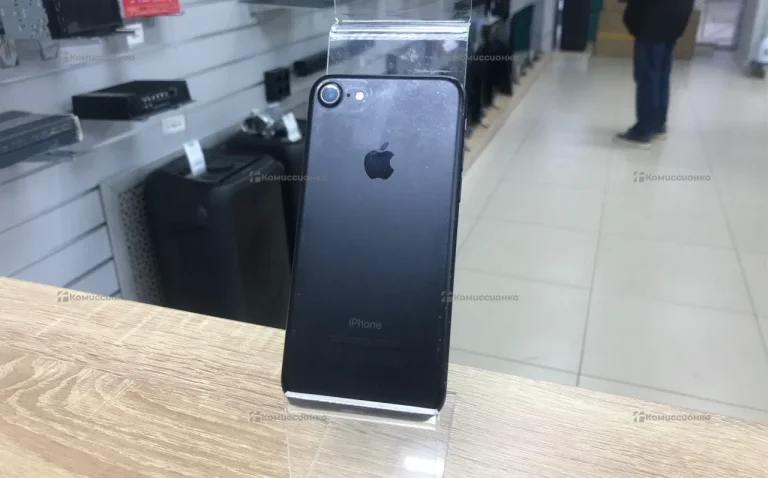 Apple iPhone 7 2/32 ГБ