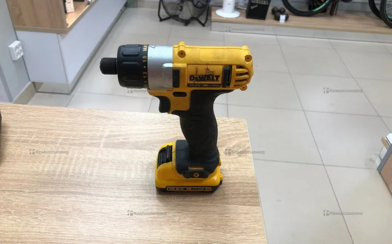 Шуруповерт dewalt DCF610