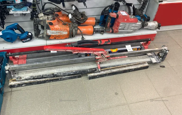 Плиткорез красный