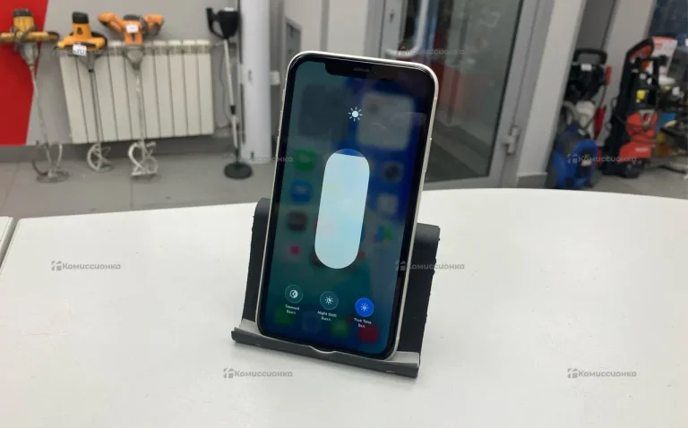 Apple iPhone 11 4/64 ГБ