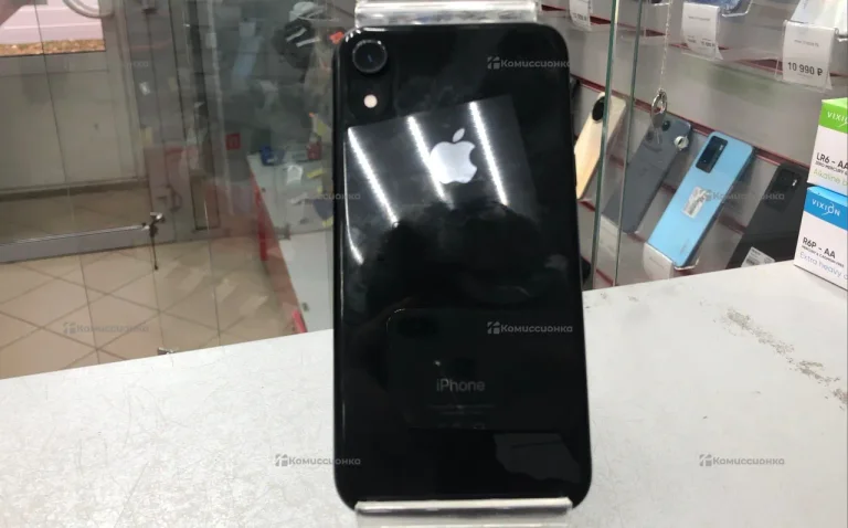 Apple iPhone XR 3/64 ГБ