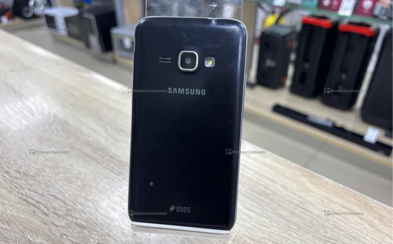 Samsung Galaxy J1 1/8 ГБ