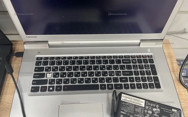 Lenovo idealpad 700 17 isk