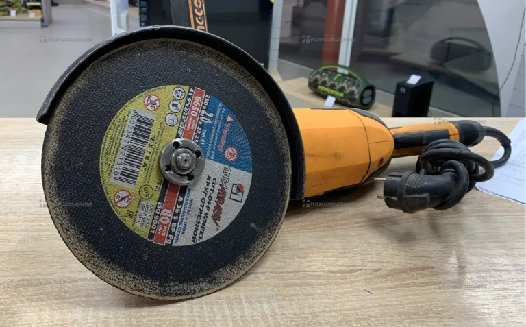 ушм INGCO AG24008