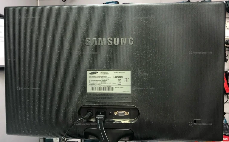 Монитор Samsung S20D300.