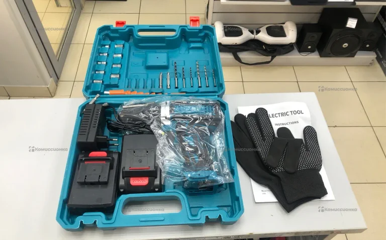 Шуруповерт Makita реп. с набором