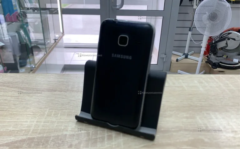 Samsung Galaxy J1 Mini SM-J105H 1/8 ГБ