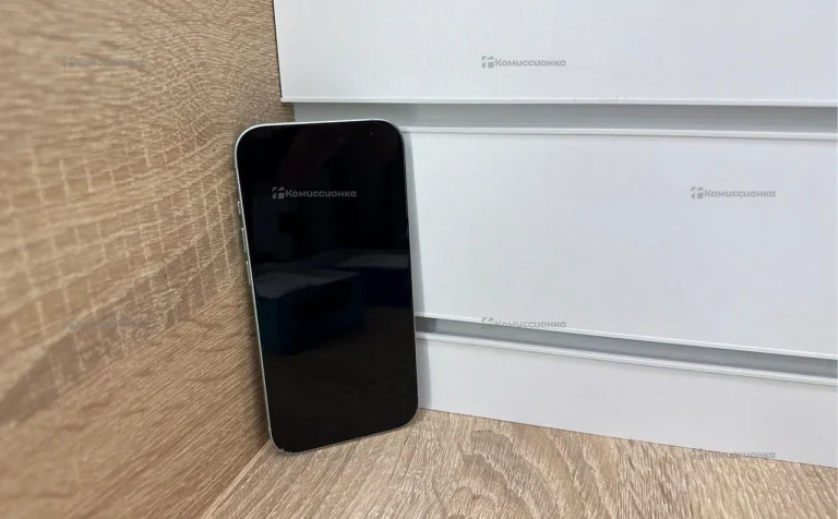 Apple iPhone 15 6/128 ГБ