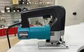 Лобзик Makita сетевой 4304Z