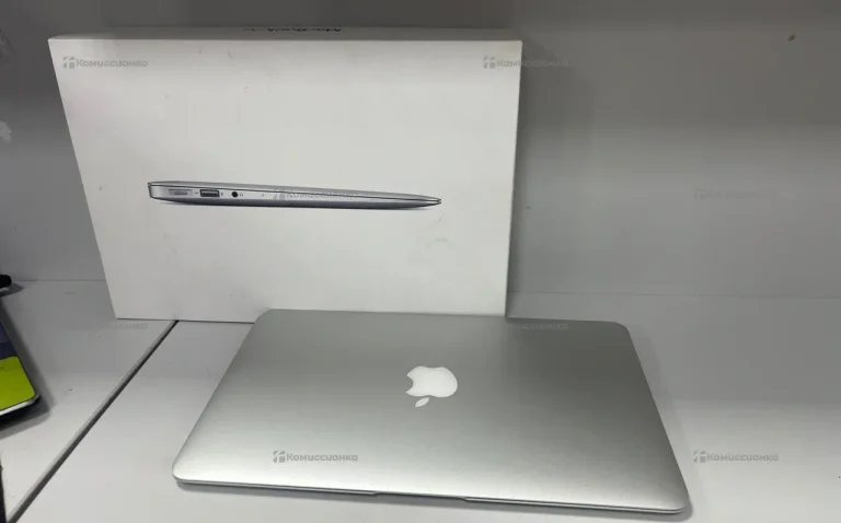 Ноутбук MacBook 2011