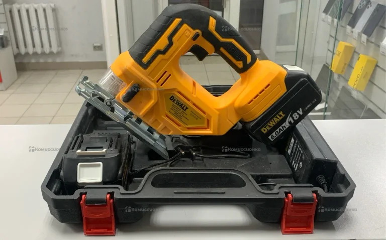 аккумуляторный лобзик DEWALT DW101DZ