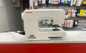 Швейная машина  janome escape v-12