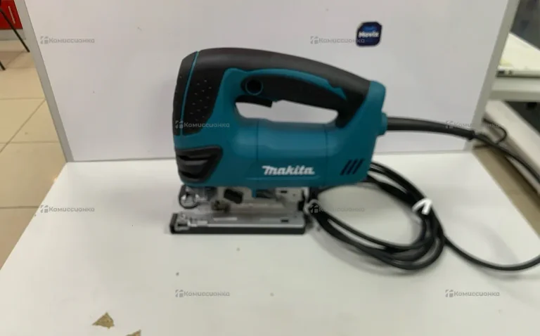 Электролобзик makita 4350CT
