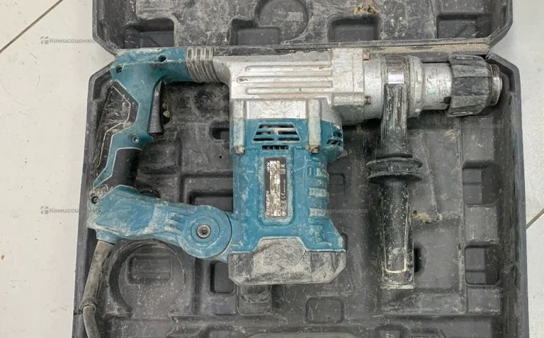 Отбойный молоток Makita HM3016