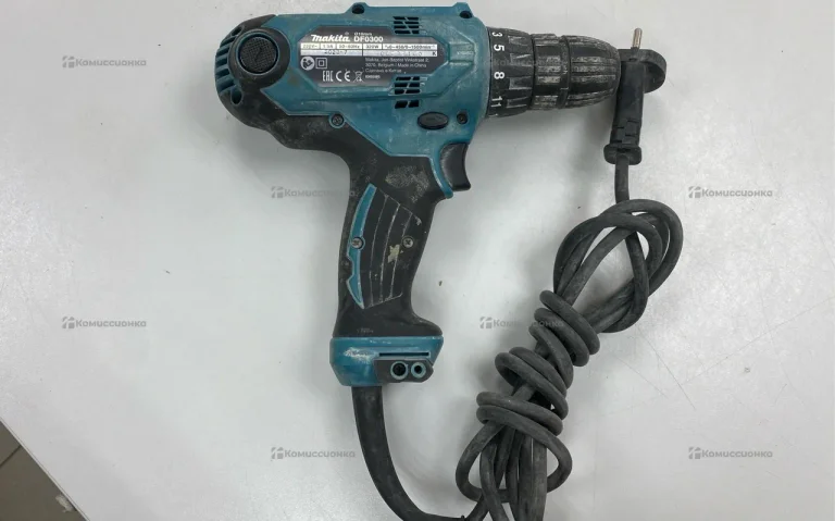 Сетевая дрель-шуруповерт Makita DF0300