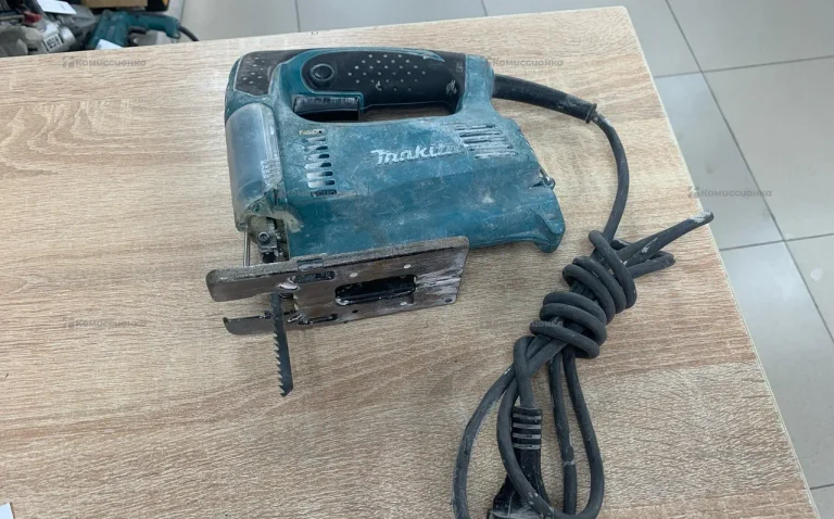 Электролобзик makita 4326