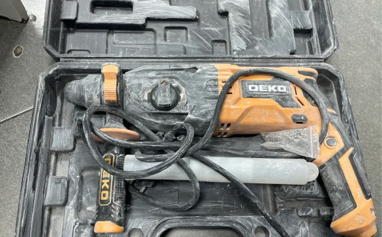 Перфоратор сетевой DEKO DKH950W