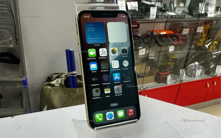 Apple iPhone XR 3/64 ГБ