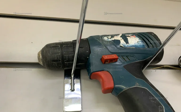 Шуруповерт BOSCH с ЗУ