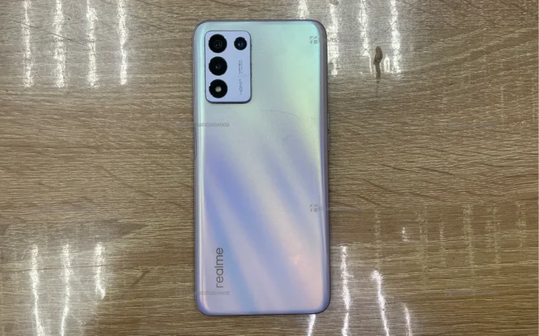Realme Q3s 8/128 ГБ