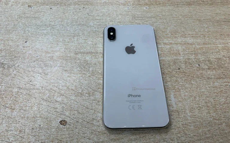 Apple iPhone X 3/64 ГБ