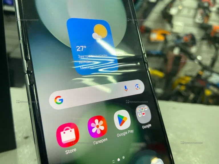 Samsung Galaxy Z Flip5 8/256 ГБ