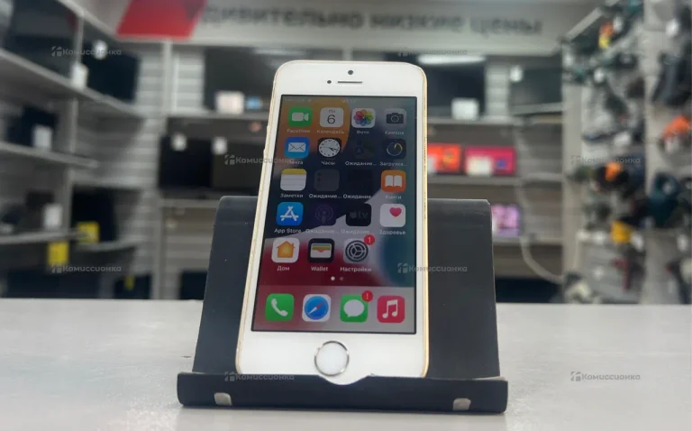 Apple iPhone SE  3/64 ГБ