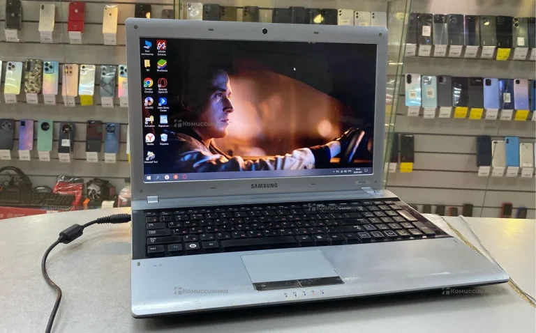 Ноутбук  Samsung RV520