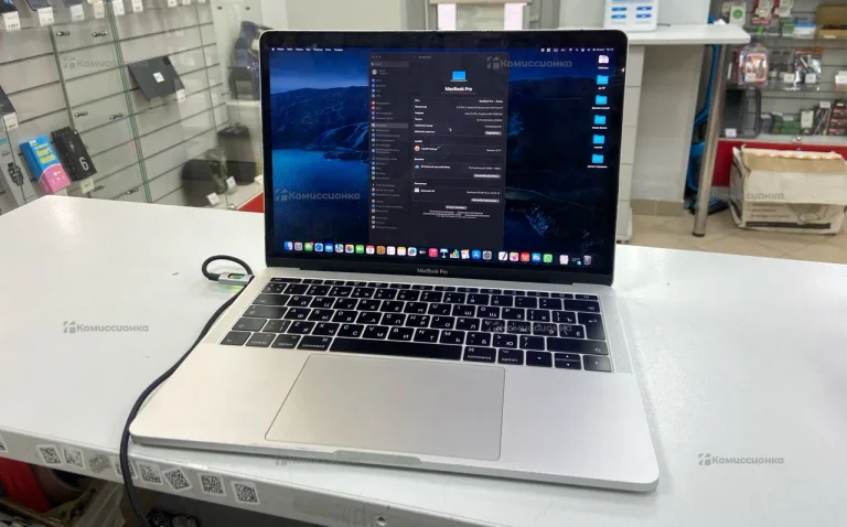 Ноутбук  MacBook 2017 FV13 inch