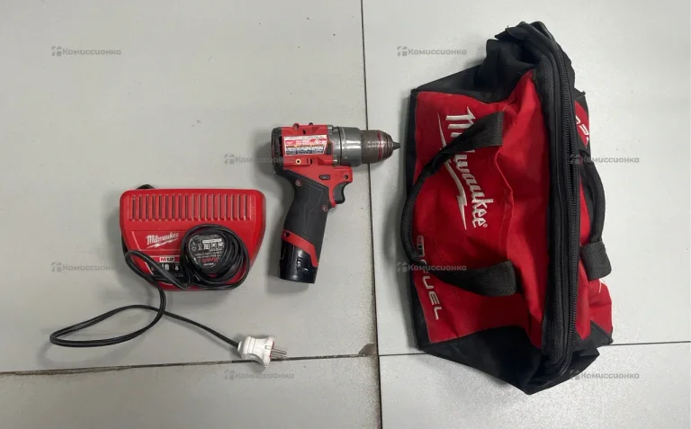 дрель-шуруповерт Milwaukee M12 3404-20