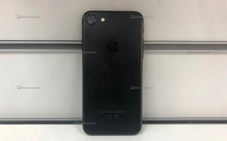 Apple iPhone 7 32 ГБ.