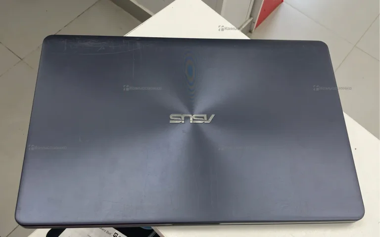 Ноутбук  ASU’s Vivobook 17