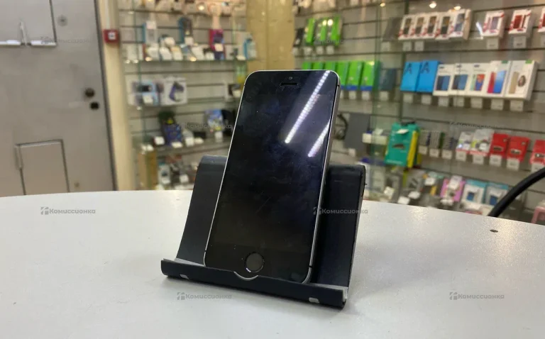 iPhone SE (2016) 32 ГБ