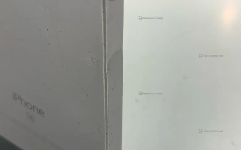 Apple iPhone SE 64Gb