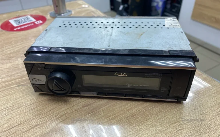 Автомагнитола  Aura AMH-606BT