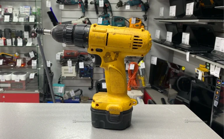 Аккумуляторная дрель шуруповерт Dewalt DE9074
