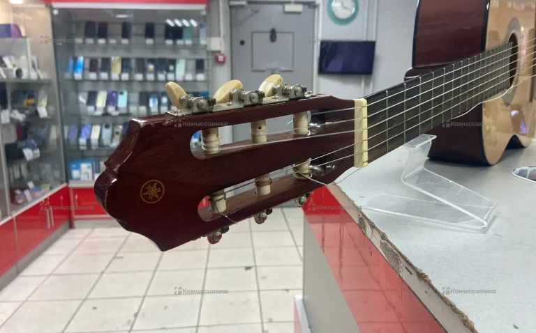 Гитара YAMAHA 6- струн