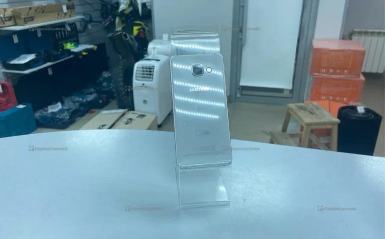 Samsung Galaxy A3 1/16 ГБ