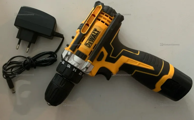 шуруповерт Dewalt реплика