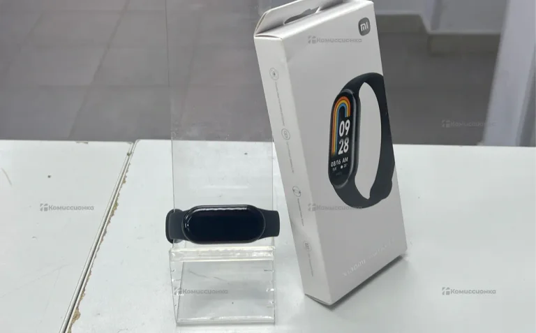 Часы  Xiaomi band 8