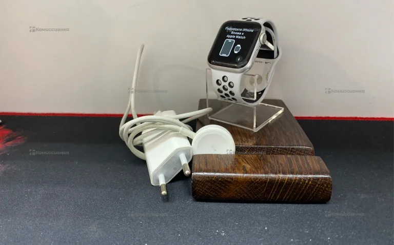 Часы  Apple Watch Series 4 40mm