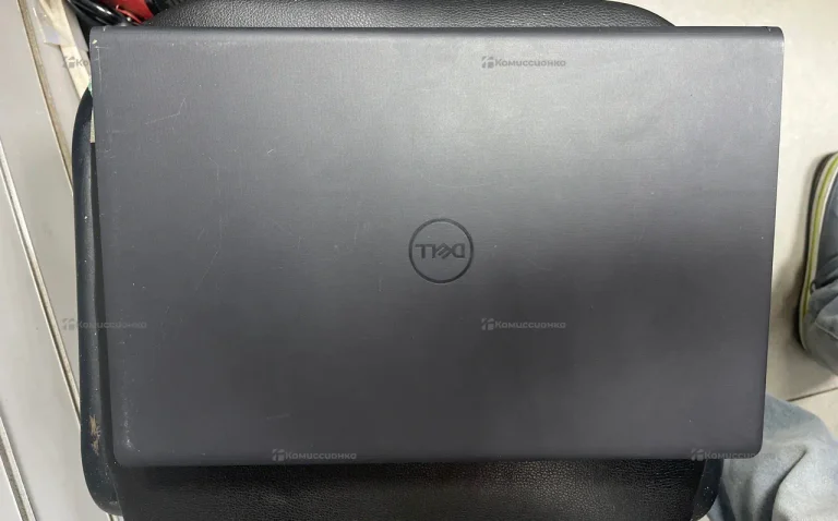 Ноутбук Dell Vostro 3520