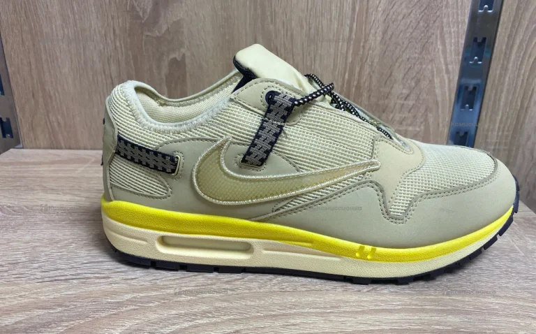 Кроссовки Nike кактус 43р