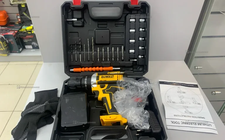 Шуруповерт DEWALT