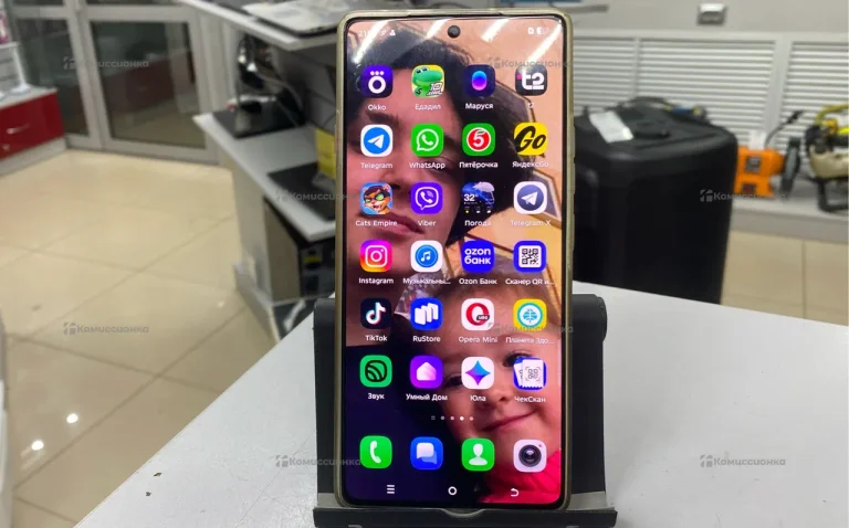 Tecno Camon 40 8/128 ГБ