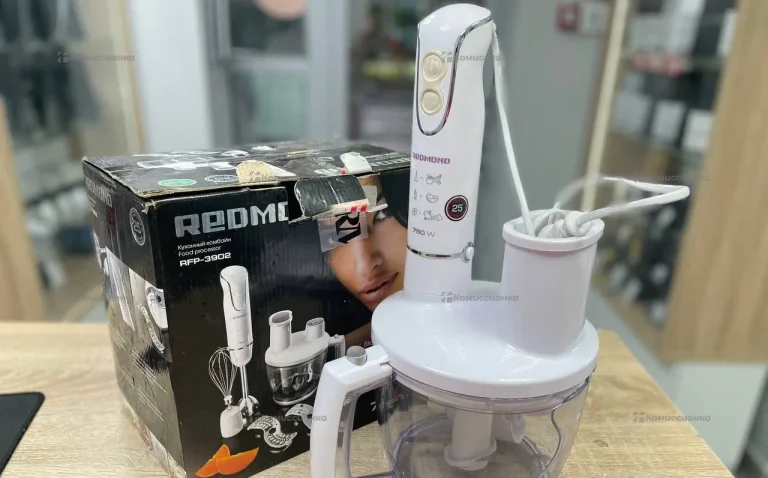 Кухонный комбайн Redmond rfp 3902