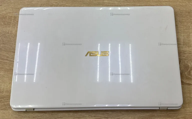 Ноутбук Asus R702UB