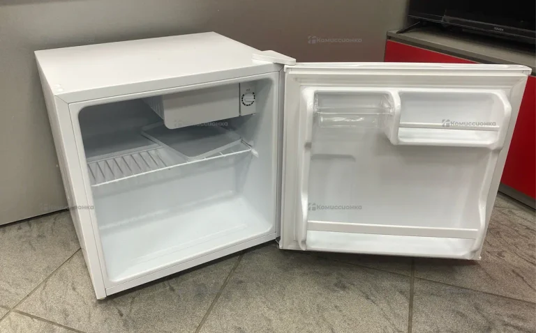 Холодильник Dexp TF050D